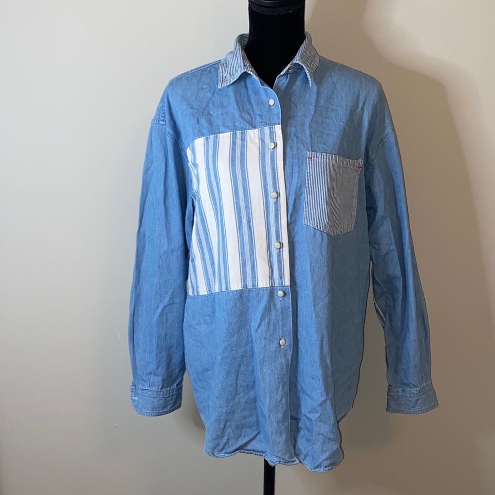 Bill Blass Vintage Denim Chambray Button Top